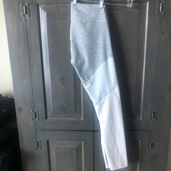 7/8 Springs Leggings - Picture 2 of 5